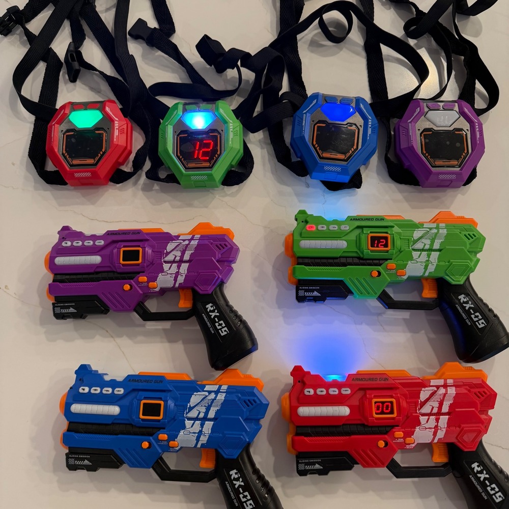 4 Player Laser Tag Set with Vests RX-09 Armoured Gun Blasters Multi-Color
